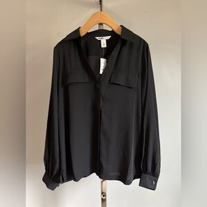 WHBM…Soft, long-sleeved shirt with defined cuffs and flap pockets at the chest.